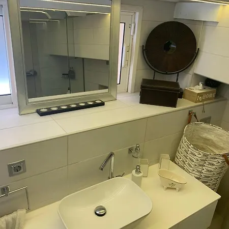 Holiday home Anemomilos Jacuzzi