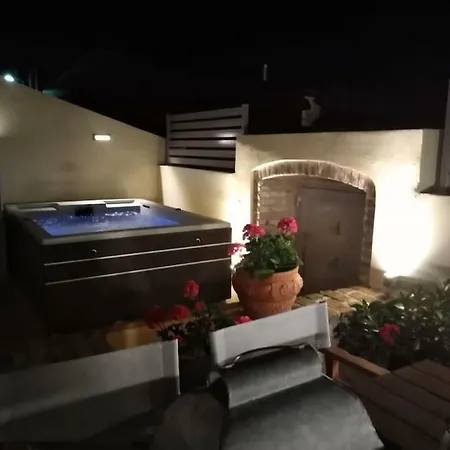 Anemomilos Jacuzzi Holiday home