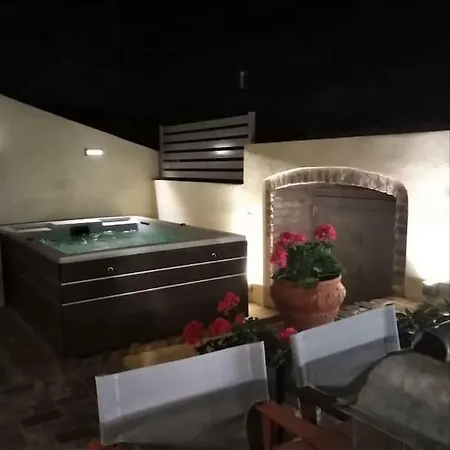 Holiday home Anemomilos Jacuzzi