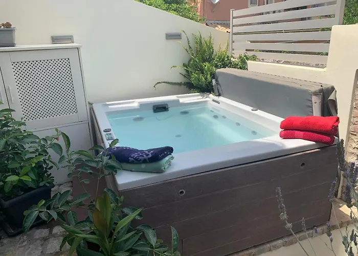 Anemomilos Jacuzzi * Corfu (city)