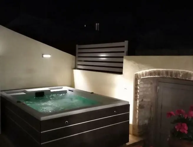 Anemomilos Jacuzzi