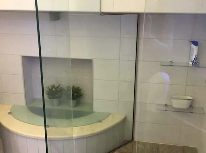 Anemomilos Jacuzzi Corfu (city)