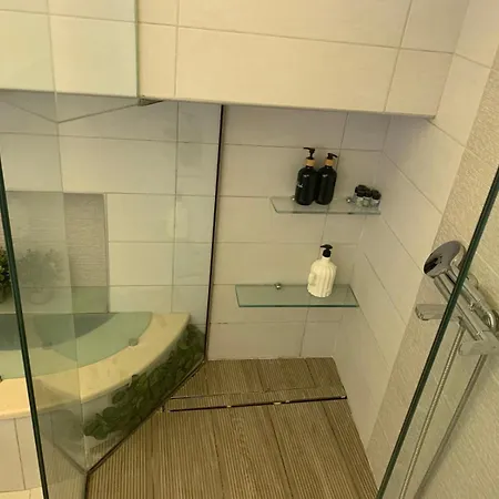 Anemomilos Jacuzzi